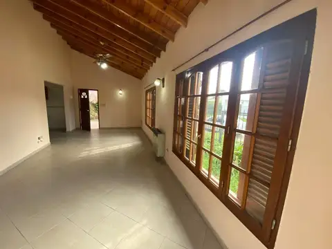 Casa 2 ambientes con 1 baño