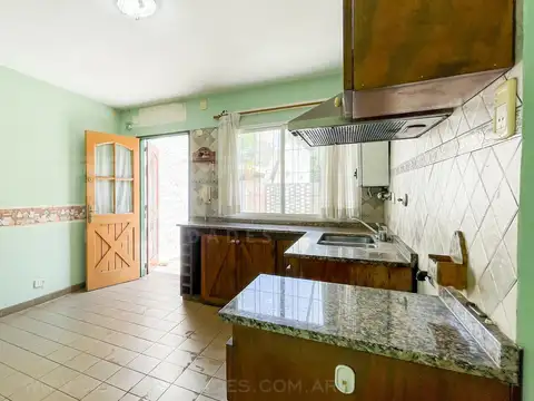 Casa 2 ambientes con 1 baño