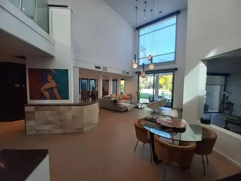 Casa en Venta al Oeste
