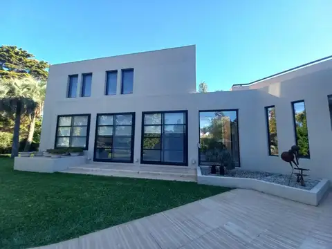 Casa en Venta en San Jorge Village, USD 1.860.000