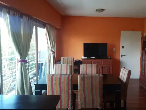 DEPARTAMENTO 3 AMBIENTES TERCER PISO CON BALCON AL FTE