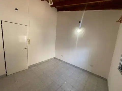 Depto Tipo Casa en Alquiler 46 años