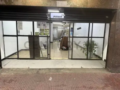 Av. Juan De Garay 1200, Piso 0