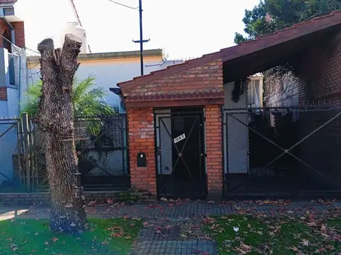 CASA 3 DORMITORIOS BURZACO CENTRO