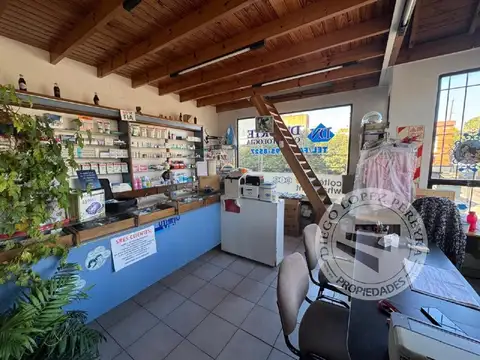 Oficina/local en primer piso, zona comercial, sobre avenida