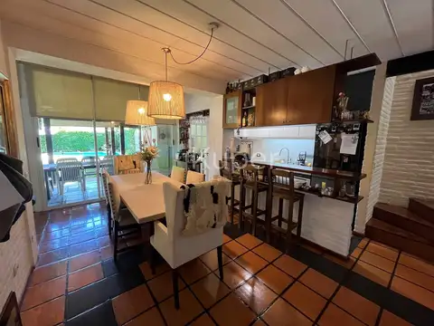 Casa 4 ambientes con 3 baños