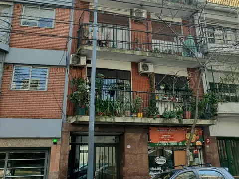 DUPLEX AL FRENTE  EN CABALLITO  GRAN BALCON TERRAZA