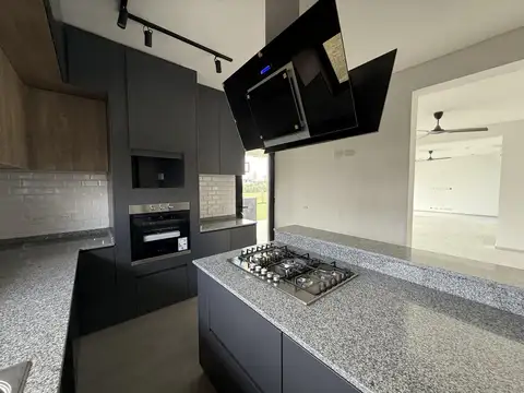 Casa en Alquiler al Norte