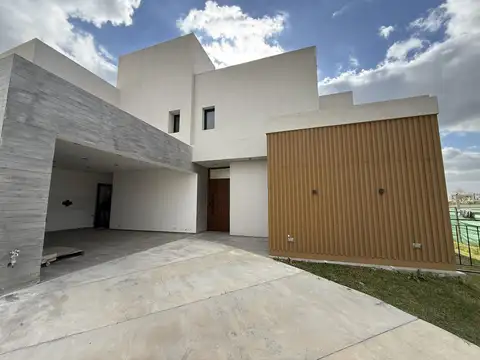 Casa en Alquiler de 5 dormitorios