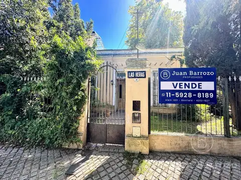 Las Heras entre Alem y las vías del FFCC