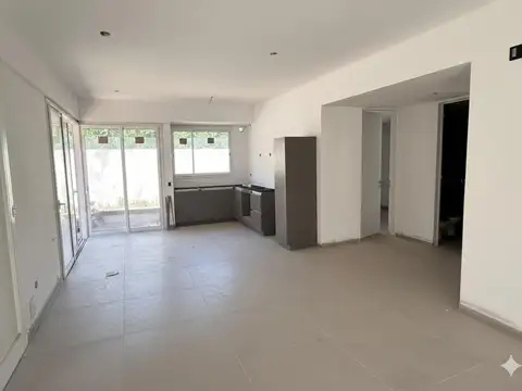 Venta Casa Duplex de 2 dormitorios en housing Las Veras con amenities y financiación propia