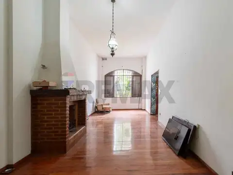 Casa 8 ambientes con 3 baños