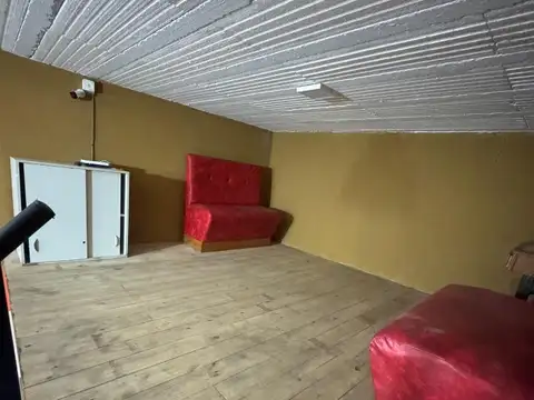 Deposito en Lanus Este.