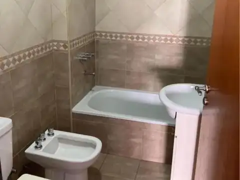 Departamento en Alquiler con 1 cocheras