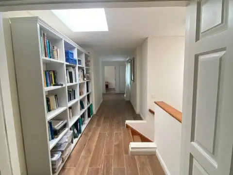 Casa en Alquiler con 2 cocheras