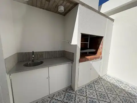 Casa a estrenar, ideal para achicarse, en venta. Castelar N.