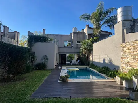 CASA EN VENTA ESTILO MINIMALISTA LOTE 8,66 X 58