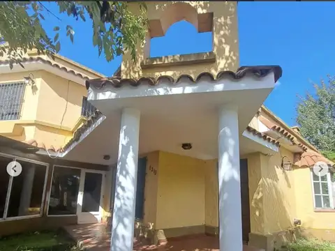 Casa en venta - 3 dormitorios 3 baños - Berazategui