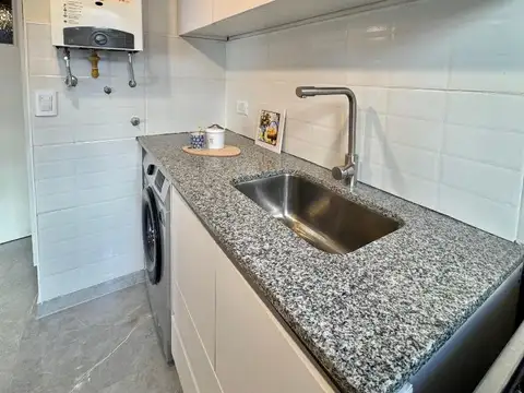 DEPARTAMENTO 1 AMBIENTE A LA CALLE CON BALCÓN FRANCÉS