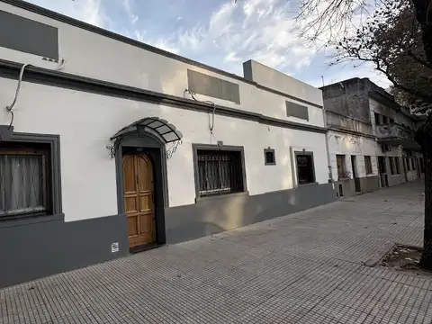 4 AMBIENTES CON PATIO y TERRAZA