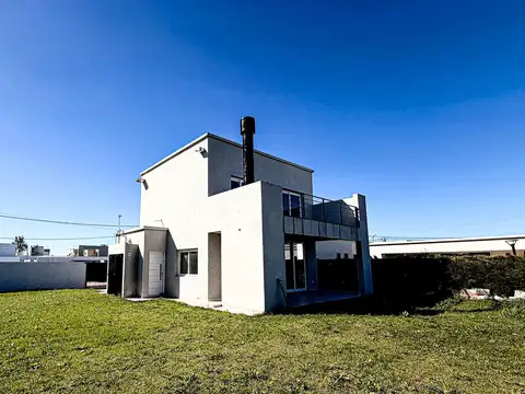 Casa en Alquiler de 3 dormitorios