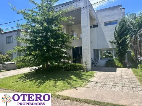 Escribano Francisco Vazquez 3550