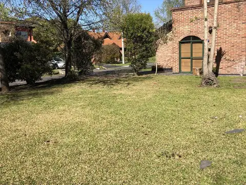 Casa 6 ambientes con 4 baños