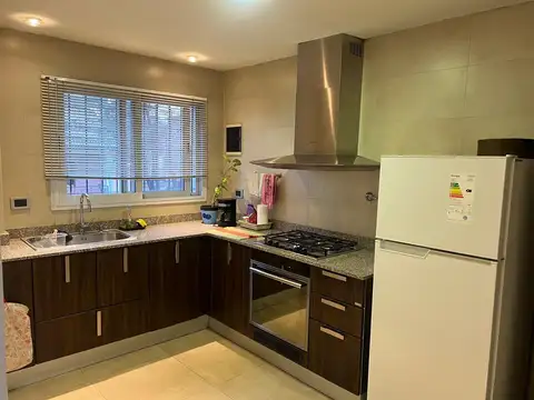 VENDO MUY BUEN PH TRES AMBIENTES CON TERRAZA PROPIA EN ESTRATEGICA ZONA DE VILLA LURO