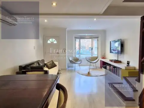 Casa en venta tipo duplex 4 ambientes en Maria del Parque