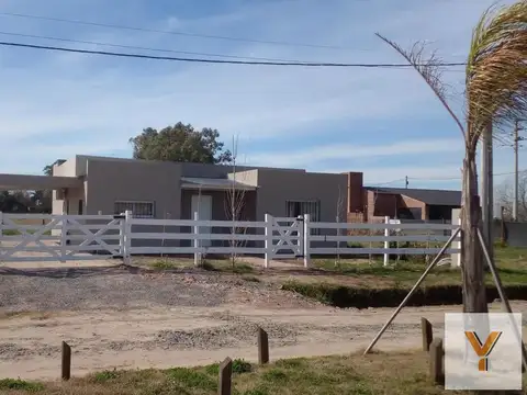 Casa en venta - 2 Dormitorios 1 Baño - Navarro