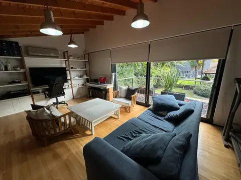 Casa 5 ambientes con 7 baños