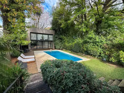 Casa en Tigre Centro 6  ambientes con quincho independiente