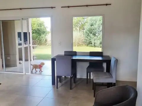 VENTA casa 4 ambientes. Manzanares Chico