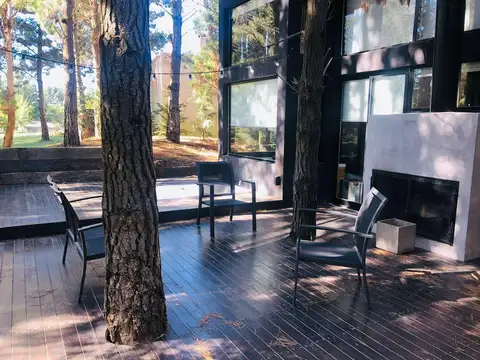 Casa 6 ambientes con 3 baños