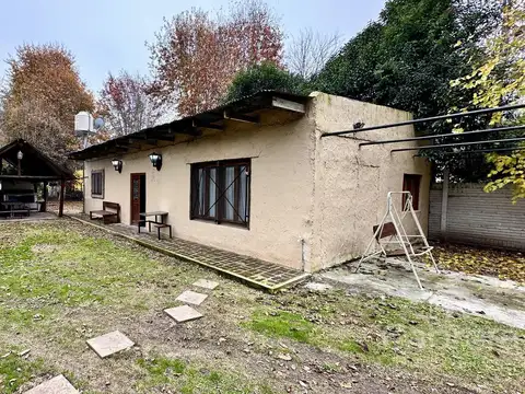 Alquiler de Casa 2 dormitorios, parque y pileta, en Abasto