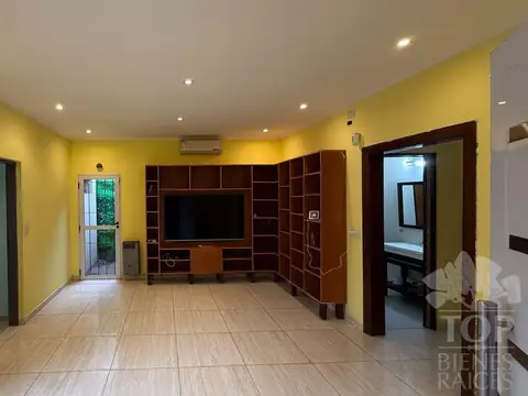 Casa 5 ambientes con 4 baños