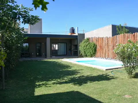 venta Casa 1 dorm   una cabaña de troncos independiente amoblada completa
