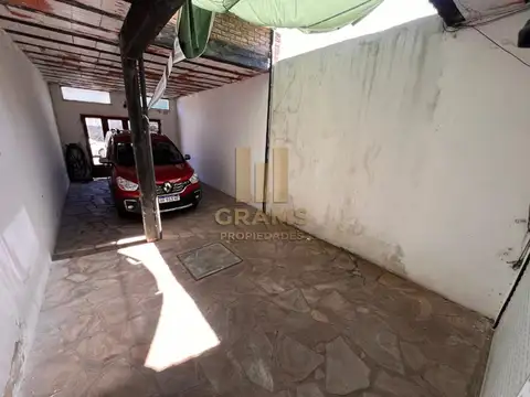 Casa venta de cuatro dormitorios, Villa Elisa La Plata