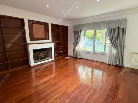 Casa 4 dormitorios venta en Country Grand Bell 1