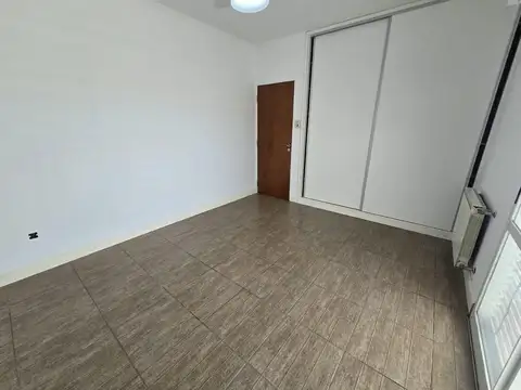 Casa en Alquiler con 1 cochera