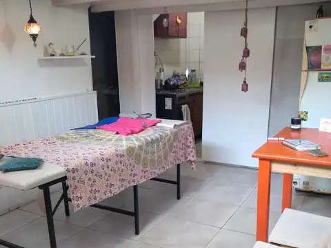 LOCAL con altillo- Ituzaingó Sur