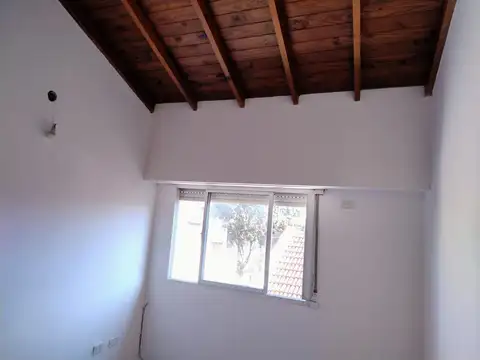 Depto Tipo Casa 2 ambientes con 1 baño