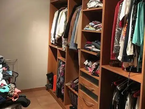 Casa en Venta en Luis Guillon, USD 205.000