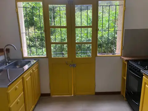 Casa 3 ambientes con 2 baños