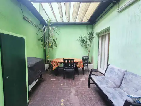 VENTA CASA 4 AMBIENTES PATIO Y TERRAZA EN DEVOTO