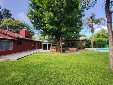 Casa Quinta en Barrio Los Mirasoles – Pilar - km50