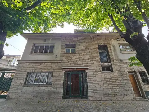 Casa 6 ambientes con 3 baños