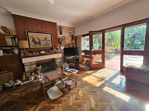 Casa en Venta con 12 cocheras