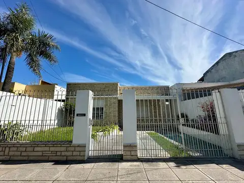 CHALET 3 AMB. JARDÍN, PILETA Y QUINCHO