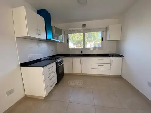 Casa en Alquiler de 3 dormitorios